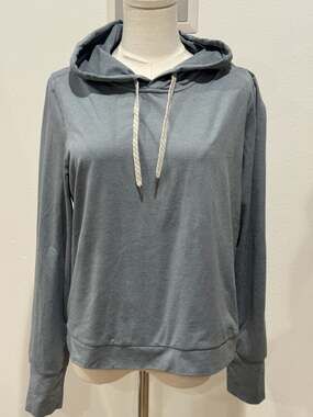 Vuori Halo Essential DreamKnit Pullover Hoodie in Mallorca Heather XL